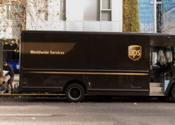 UPS and Amazon Layoffs 2025: What’s Driving the Job Cuts?
