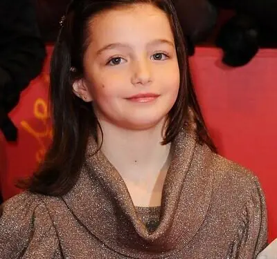 Former ‘Noah’ Child Star Sophie Nyweide’s Death at 24 Under Investigation for Foul Play