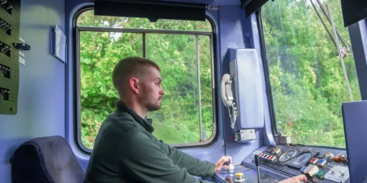 UK Rail Crisis: 18-Year-Olds Allowed to Drive Trains to Fix Staff Shortages