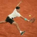 Roland Garros 2025: Alcaraz y Swiatek Imponen Su Dominio Mientras Ruud y Tsitsipas Caen
