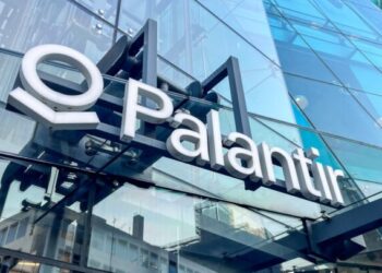 Palantir (PLTR) Earnings Report: Stock Price Reaction & 2025 Revenue Outlook
