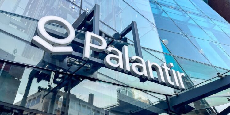 Palantir (PLTR) Earnings Report: Stock Price Reaction & 2025 Revenue Outlook